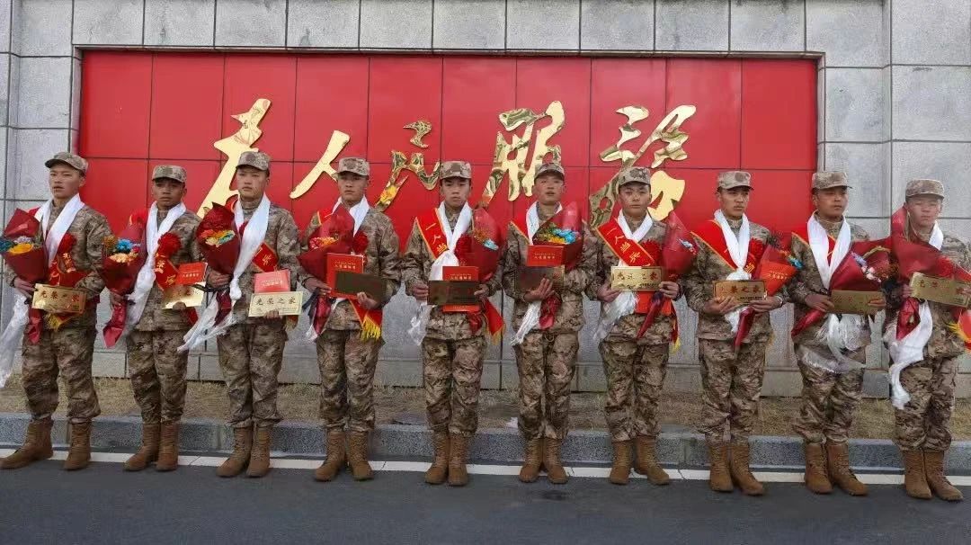 色尼区人民武装部举行新兵入伍欢送仪式.jpg
